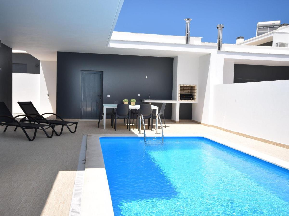 Modern Villa With Private Pool Near The Beautiful Beach Of Foz De Arelho Nadadouro Exteriör bild
