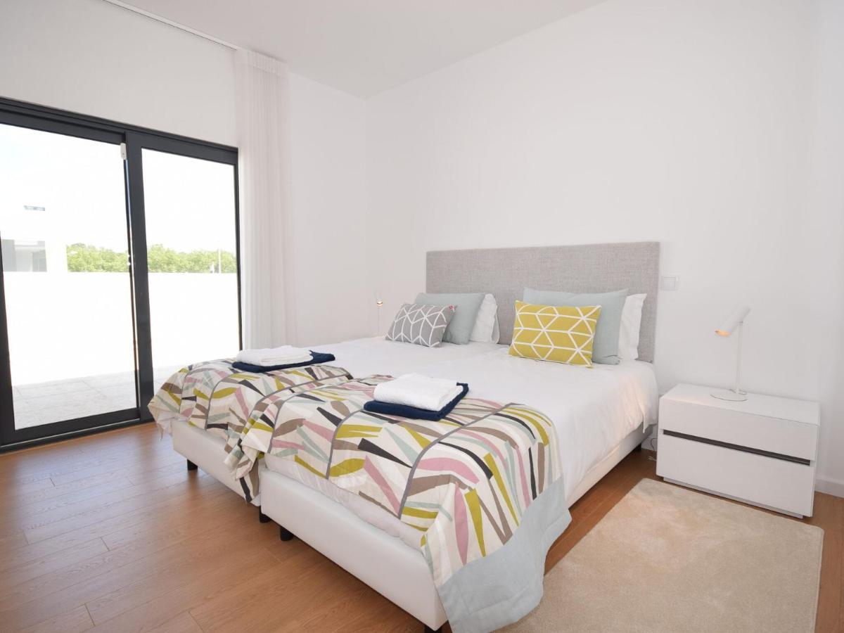 Modern Villa With Private Pool Near The Beautiful Beach Of Foz De Arelho Nadadouro Exteriör bild