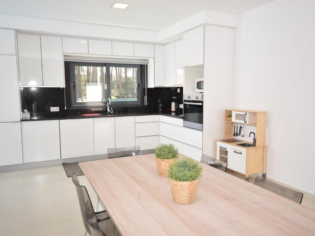 Modern Villa With Private Pool Near The Beautiful Beach Of Foz De Arelho Nadadouro Exteriör bild