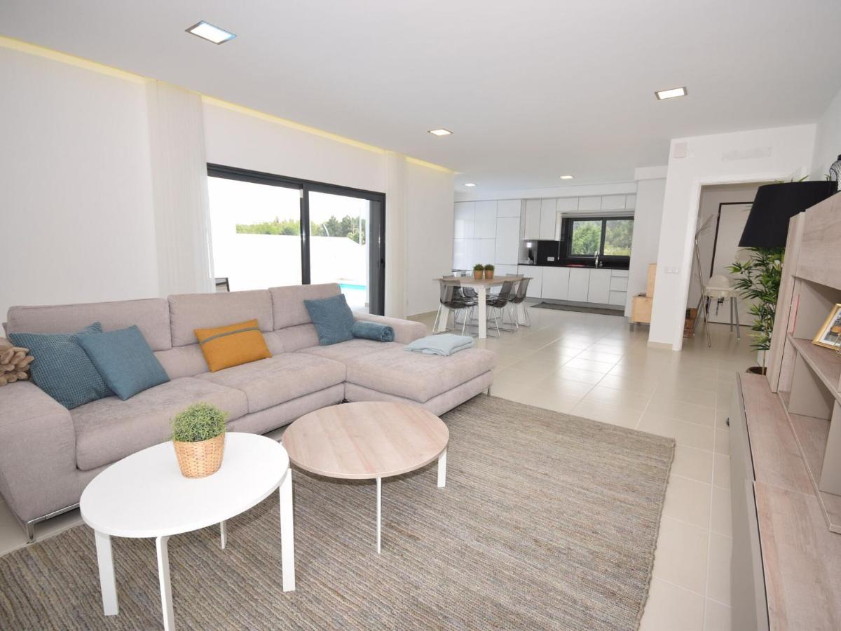 Modern Villa With Private Pool Near The Beautiful Beach Of Foz De Arelho Nadadouro Exteriör bild