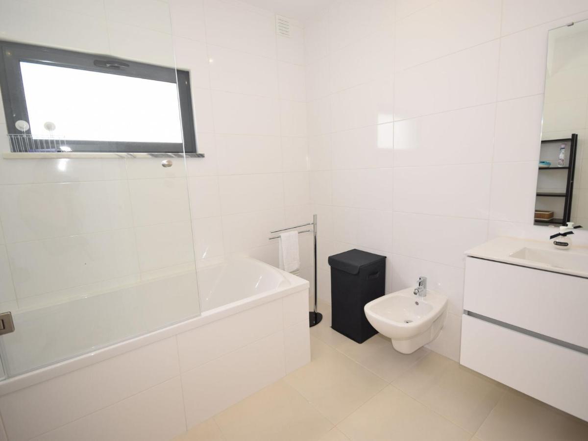 Modern Villa With Private Pool Near The Beautiful Beach Of Foz De Arelho Nadadouro Exteriör bild