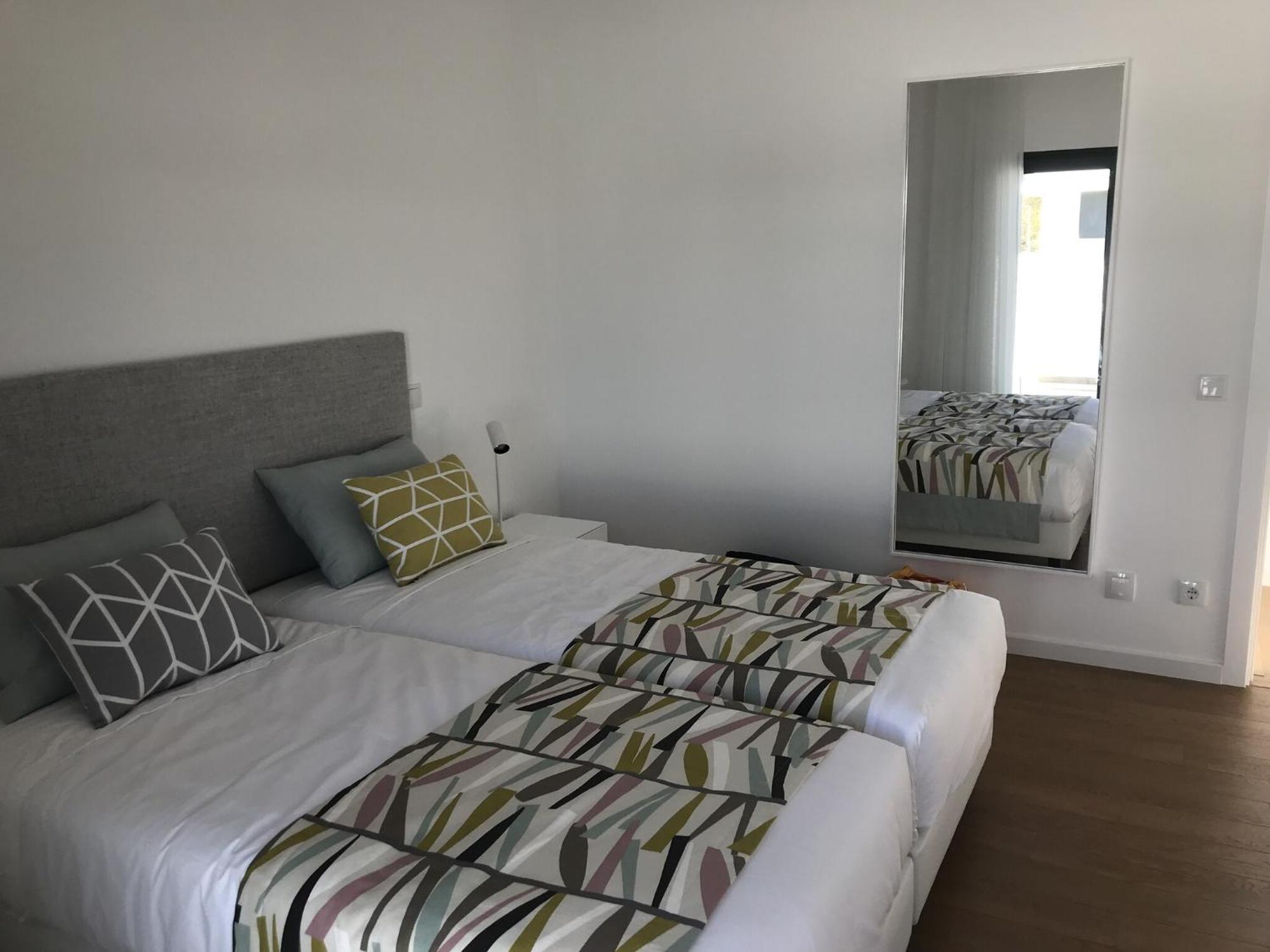 Modern Villa With Private Pool Near The Beautiful Beach Of Foz De Arelho Nadadouro Exteriör bild